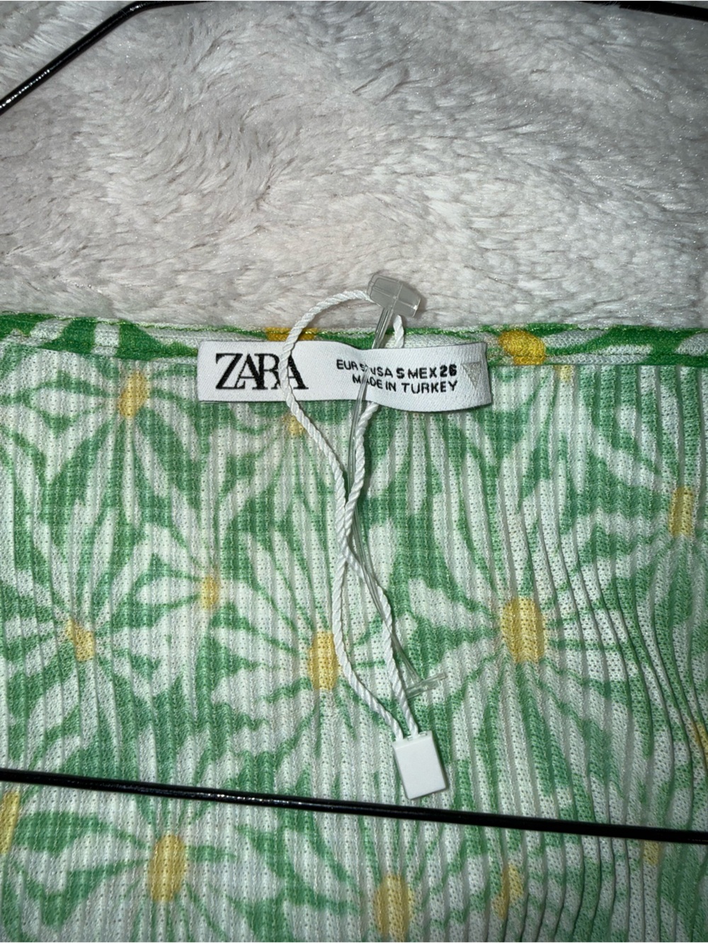Zara Green Daisy Print Crop Top - Picture 2 of 3